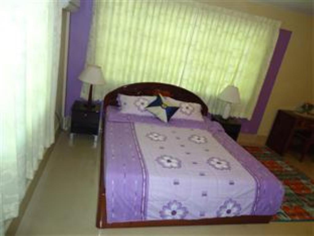 Spring Park Hotel Battambang Quarto foto